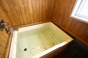 Ako Onsen Shiosaikirara Shokichi - Bathroom