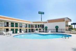 Quality Inn Selma - Smithfield - Pool
