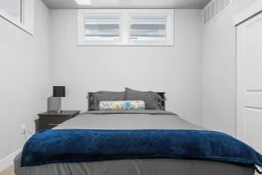 2BR Balcony Suite Gym & Pool Downtown at CityWay - Zimmer