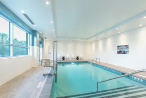 Holiday Inn Boston Logan Airport - Chelsea by IHG - Pool
