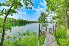 Rustic Michigan Lakeside Cabin w/ Private Dock! - Interiör
