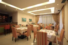 Kyniska Hotel - Restaurant