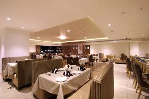 Hotel Hyderabad Grand - Restaurant