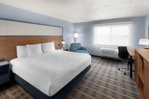 AmericInn by Wyndham Monmouth - Room