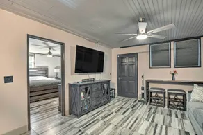 Modern Central Apartment w/ BBQ Patio & Yard! - Room