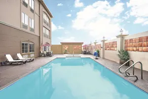 La Quinta by Wyndham Laredo Airport - Piscine