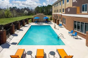 Holiday Inn Express Hotel & Suites Talladega by IHG - Pool