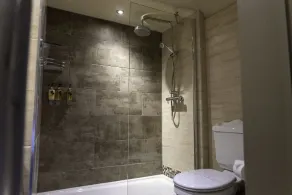 Duke William Hotel - Baño