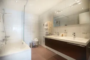 Montreux Lake View Apartments and Spa - Badrum