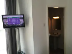 OYO Wave Crest Hotel - Room