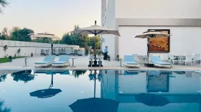 Vivanta Ahmedabad SG Highway  - Piscine