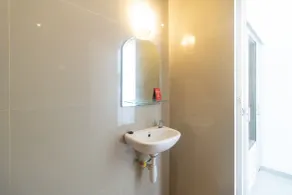 RedDoorz Syariah At Winong Nganjuk - Salle de bain