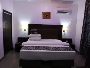 Crownedge Hotels  - Chambre