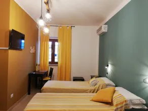 The Yellow House - Room