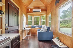 Pendergrass Tiny Home Cabin on Pond w/ Fire Pit! - Intérieur