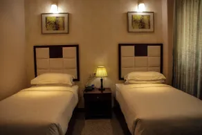 RATNA HOTEL - Room