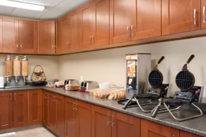 Super 8 by Wyndham Regina - Restaurant