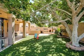 Outdoor Oasis w/ Pool! Glendale Group Escape - Innenbereich
