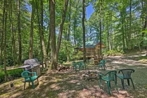 Creekside' Cabin w/ Deck in Pisgah Forest! - Interiör