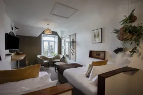 The Bath Hotel - Rum