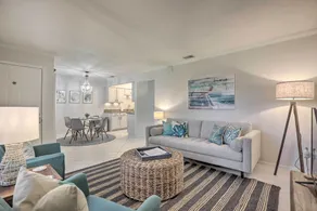Sunny St Augustine Condo w/ Wifi - Walk to Beach! - Intérieur