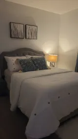 Charming 1-Bedroom Basement Suite in Spruce Grove, Alberta - Værelse