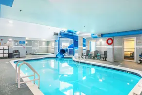 Quality Inn & Suites Yorkton - Piscine