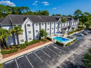 Microtel Inn & Suites by Wyndham Palm Coast I-95 - Pool