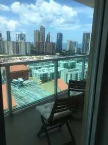 Big Place in Sunny Isles near Beach - View from room