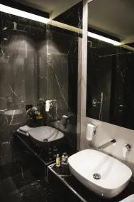 Piccola Navona Roof Garden - Bathroom