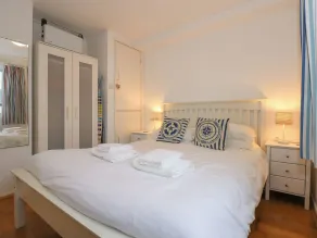 31C South Snowdon Wharf - Room