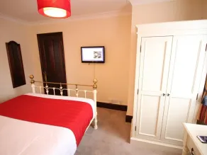 Pilgrims Hotel - Room