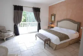 Château de Floure - SPA et piscine extérieure chauffée - Vista dalla camera
