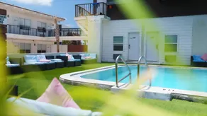 Banana Peel Lodge - Pool