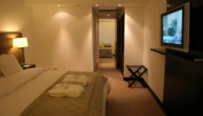 Ros Tower Hotel - Zimmer