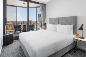 Meriton Suites George Street, Parramatta - Room