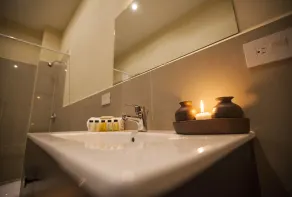 Hotel Plaza Marbella Granada - Bathroom
