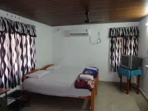 Honolulu Home - Room