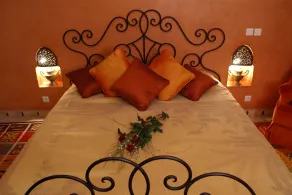 Riad Nabila - Rom