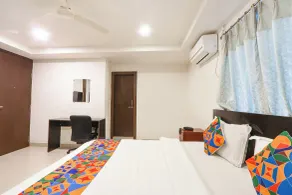 Hotel Blue Dawn - Near DLF Cyber City, Gachibowli - Room