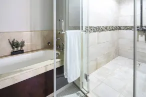 Light + Beautiful 1BR in Amazing Downtown Dubai! - Bathroom