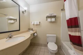 Red Roof Inn Etowah – Athens, TN - Salle de bain