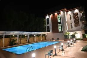 Shettar's Kusum Resort - Piscine