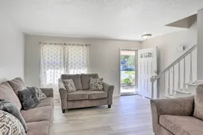 5 Mi to UT: Quiet Toledo Duplex Near Parks! - Innenbereich