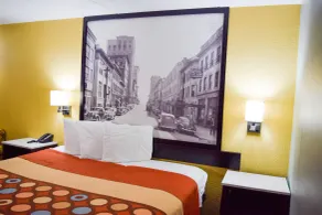 Super 8 by Wyndham Raleigh Downtown - Rum