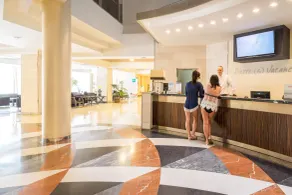 Apartamentos Benalmádena Príncipe - Pierre & Vacances - Recepción