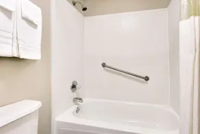 Super 8 by Wyndham Athens - Salle de bain