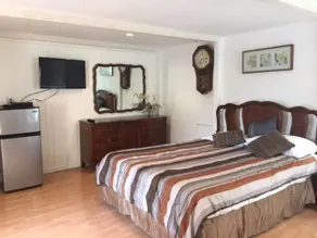 Lovely Studio with a Pool - Room