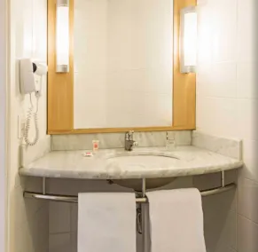 ibis Curitiba Aeroporto - Bathroom