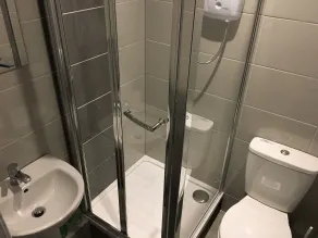 West Port Hotel - Bathroom